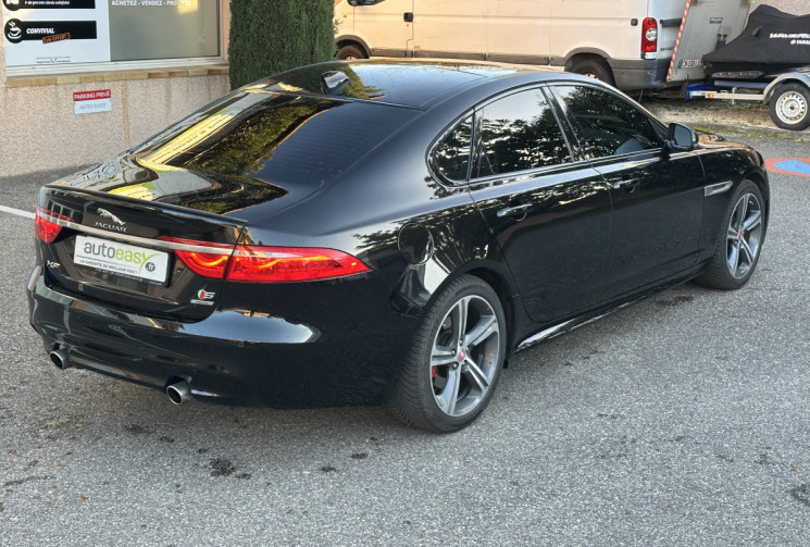 Jaguar XF 3.0 V6 S AWD 381ch / Toit pano / HUD / HiFi Meridian