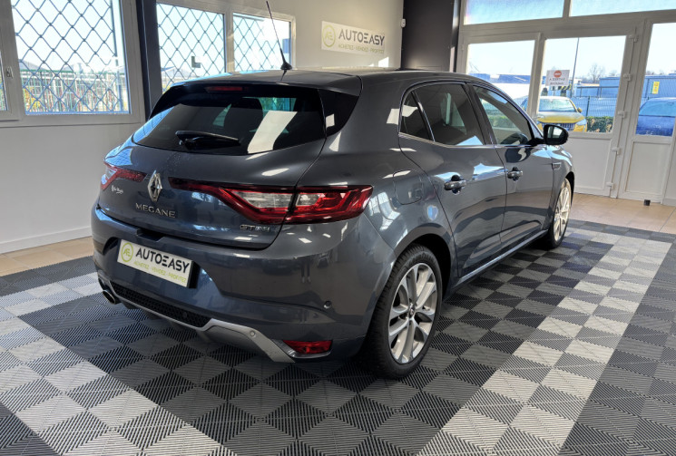 Renault Megane HATCHBACK 1.2 TCE 130 GT LINE / SUIVI COMPLET RENAULT