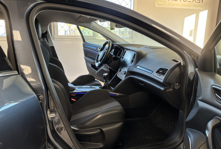 Renault Megane HATCHBACK 1.2 TCE 130 GT LINE / SUIVI COMPLET RENAULT