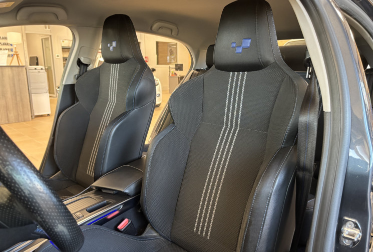 Renault Megane HATCHBACK 1.2 TCE 130 GT LINE / SUIVI COMPLET RENAULT