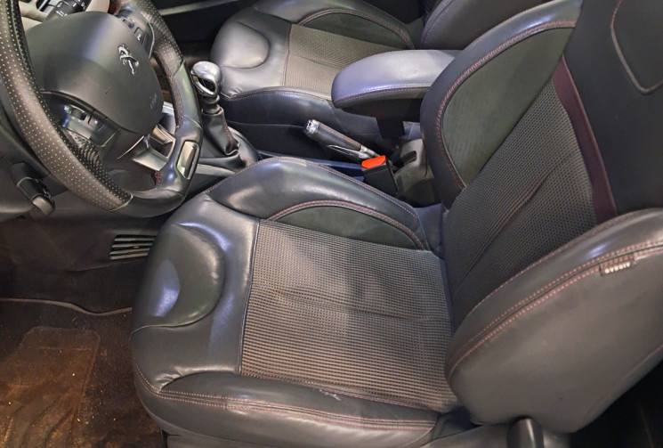 Peugeot 208 1.6 THP 156  XY -  HiFi JBL  - TBE - SUIVI GARAGE - GARANTIE 