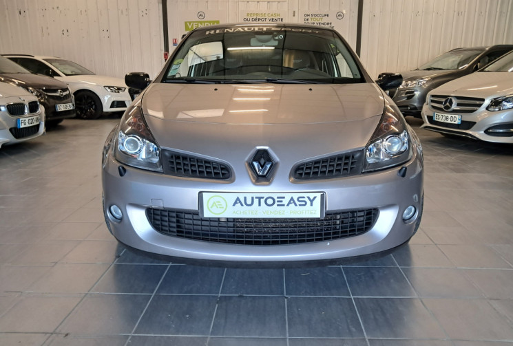 Renault Clio III phase 1 2.0 16v 200ch RS Luxe 3p - TBE - SUIVI GGE - GARANTIE  