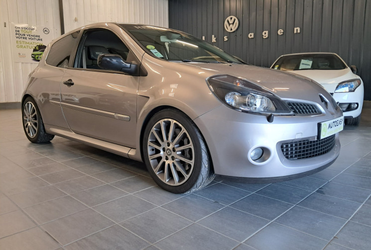 Renault Clio III phase 1 2.0 16v 200ch RS Luxe 3p -ENTRETIEN A JOUR