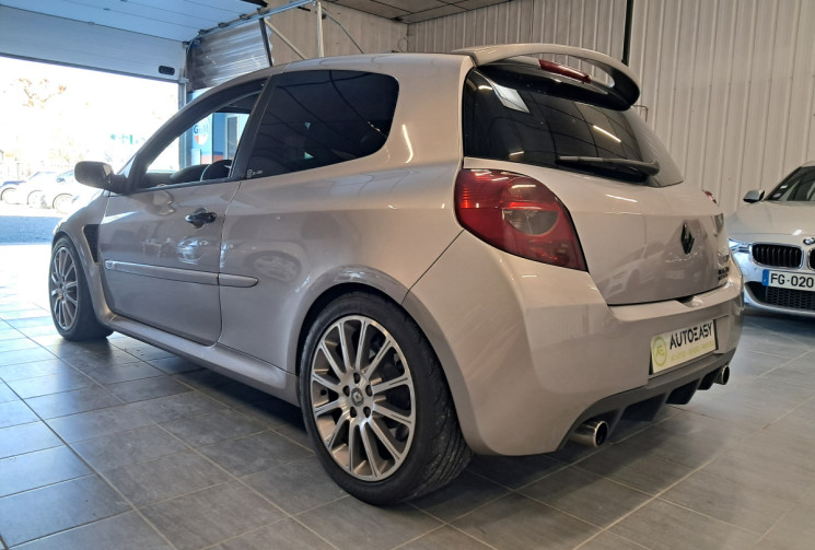 Renault Clio III phase 1 2.0 16v 200ch RS Luxe 3p -ENTRETIEN A JOUR