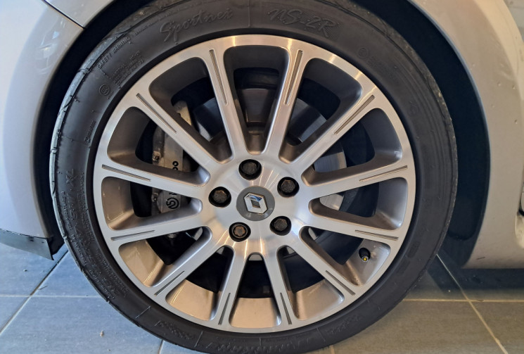 Renault Clio III phase 1 2.0 16v 200ch RS Luxe 3p -ENTRETIEN A JOUR