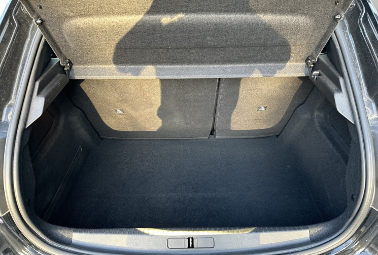 Peugeot 208 e208 100 kwh 136 cv Active * ENTRETIEN A JOUR * CT OK * GARANTIE 6 MOIS