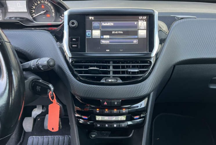 Peugeot 208 1.6 HDI 100 CH ALLURE BVM5