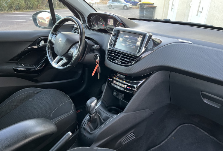 Peugeot 208 1.6 HDI 100 CH ALLURE BVM5