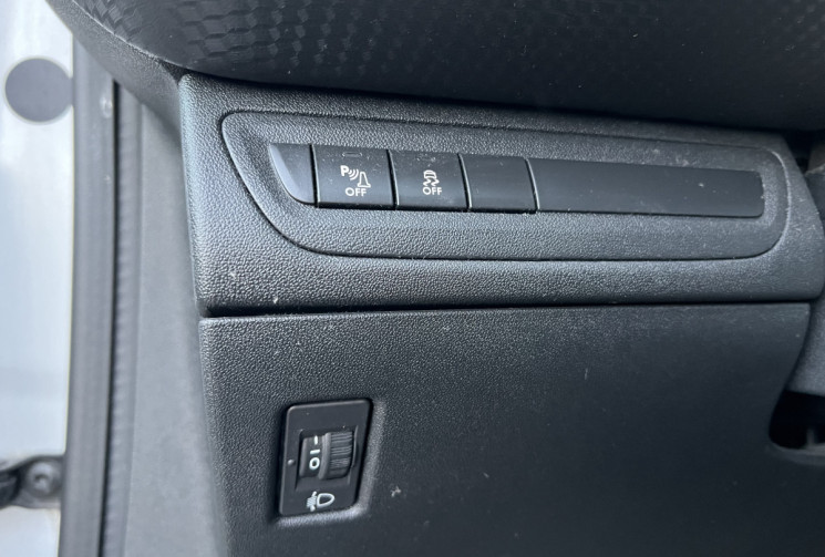 Peugeot 208 1.6 HDI 100 CH ALLURE BVM5