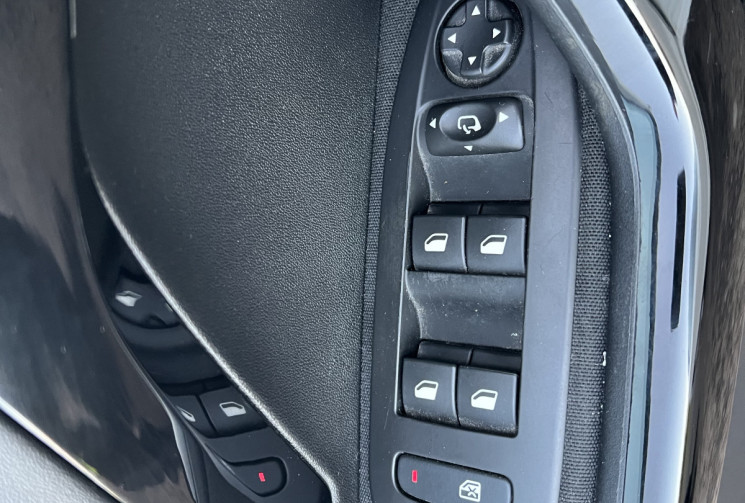 Peugeot 208 1.6 HDI 100 CH ALLURE BVM5