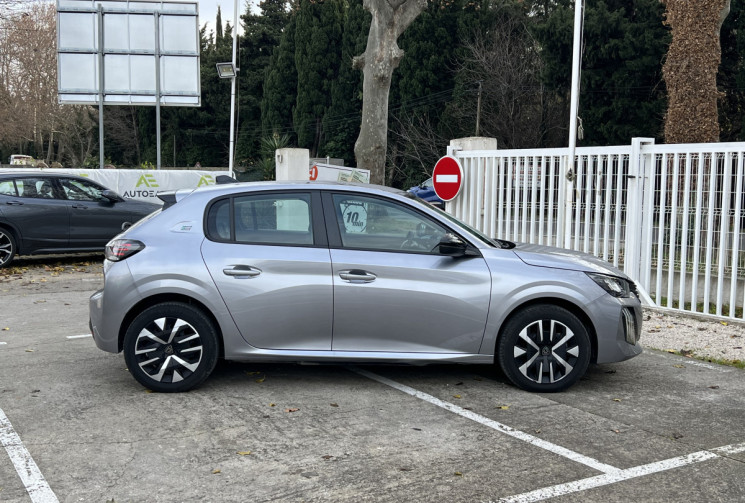 Peugeot 208 Active Business 54 kWh 156 / TVA Apparente / Seulement 4500 kms / Grande Autonomie 