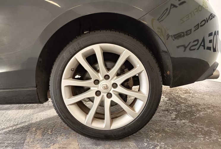 Renault LAGUNA III COUPE 2.0 DCI 150CV MOTEUR A CHAINE ENTRETIEN A JOUR 