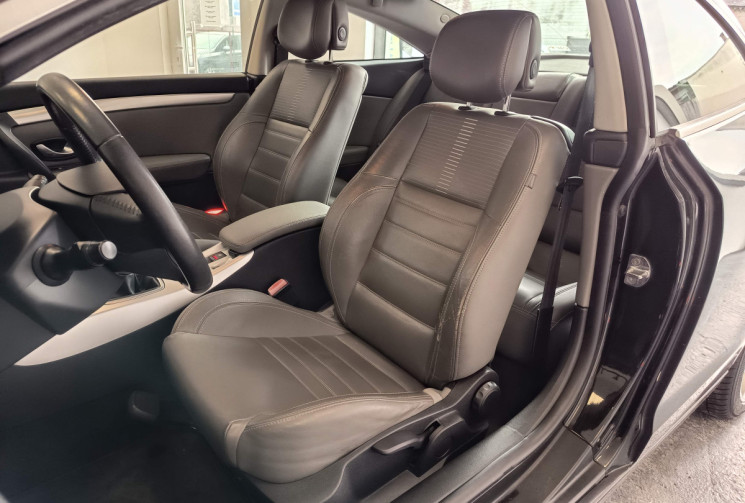 Renault LAGUNA III COUPE 2.0 DCI 150CV MOTEUR A CHAINE ENTRETIEN A JOUR 