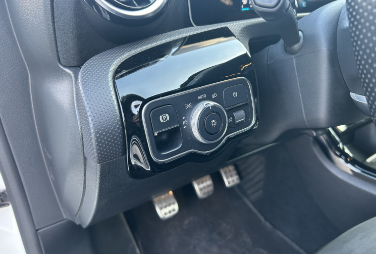 Mercedes Classe A IV 180 D 116 Ch AMG LINE * FEUX LED * CAMERA ARRIERE