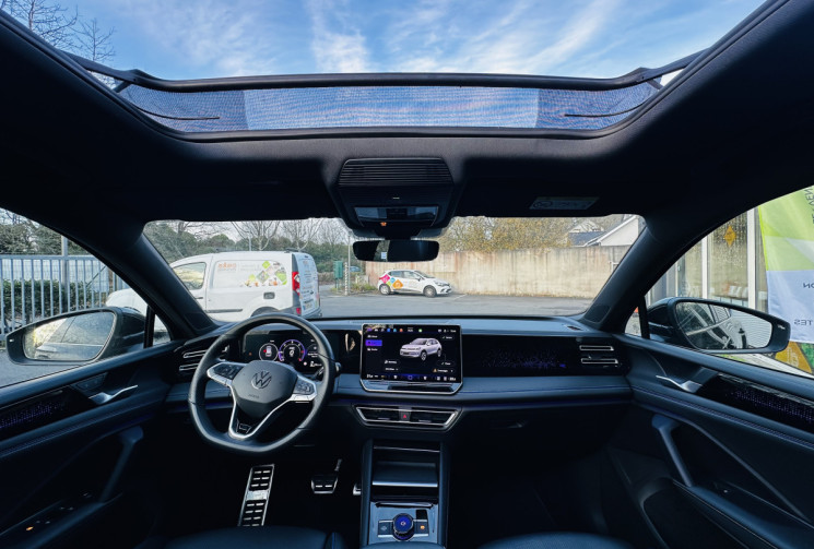 Volkswagen Tiguan 2.0 TDI 150 R-Line DSG7 Toit pano / intérieur cuir