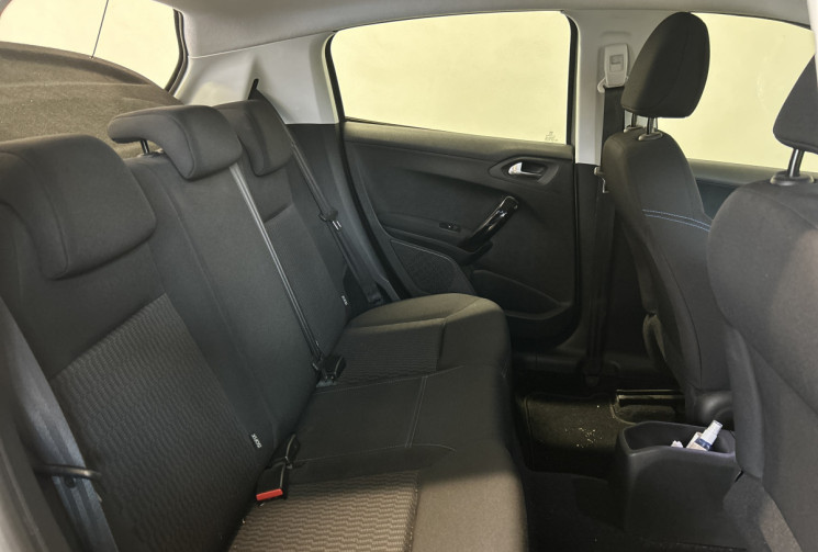 Peugeot 208 1.5 BlueHDi E6.c Signature BVM5 