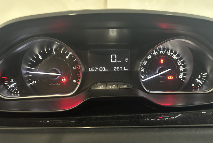 Peugeot 208 1.5 BlueHDi E6.c Signature BVM5 