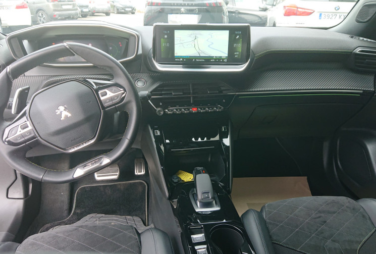 Peugeot 2008 1.2  PureTech 155 S&S GT Pack EAT8 / 1° Main