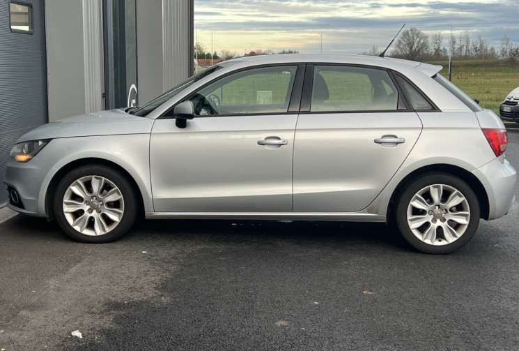 Audi A1 SPORTBACK 1.6 TDI S-Tronic7 90 cv AMBITION / DISTRIBUTION OK