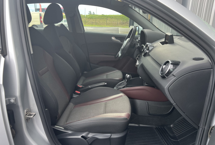 Audi A1 SPORTBACK 1.6 TDI S-Tronic7 90 cv AMBITION / DISTRIBUTION OK