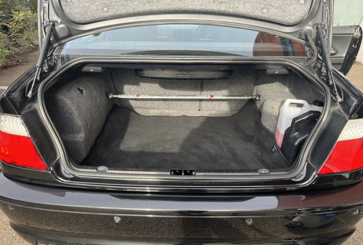 BMW SERIE 3 COUPE RHD 330ci Pack M 231cv e46 Luxe 330 Sport BA