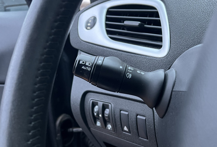 Renault GRAND SCENIC 1.9 DCI 130 CH BVM6 7 PLACES