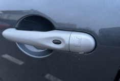 Renault GRAND SCENIC 1.9 DCI 130 CH BVM6 7 PLACES