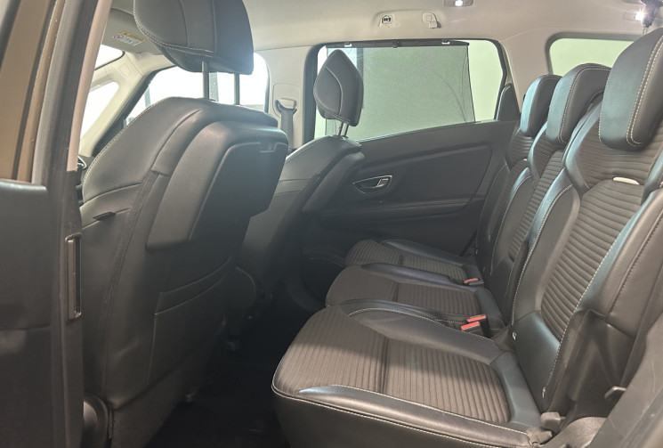 Renault GRAND SCENIC IV 1.7 Blue dCi 120ch Intens EDC / 7 PLACES / SUIVI ENTRETIEN COMPLET