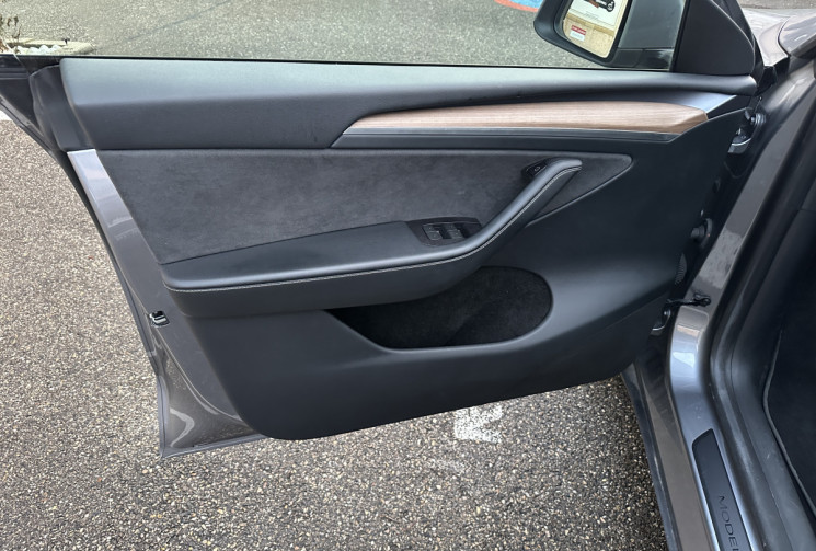 Tesla Model Y Grande autonomie 514 ch Dual Motor AWD AUTOPILOT / Première main / TVA apparente