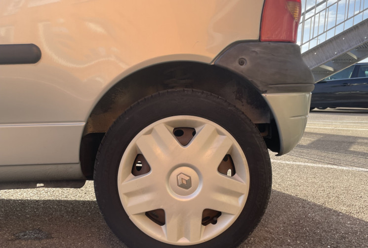 Renault Twingo 1.2 16 v Perrier