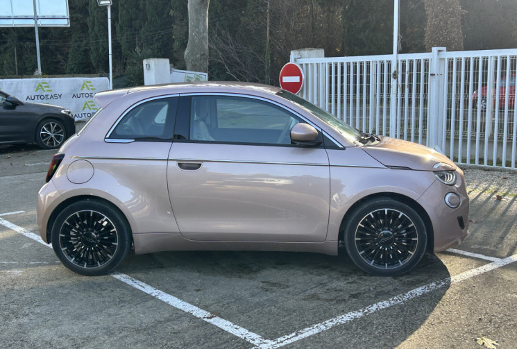 FIAT 500 e 118 La Prima by Bocelli 42 kWh / JBL / Carplay sans fil / Sièges chauffants /Radars AV AR