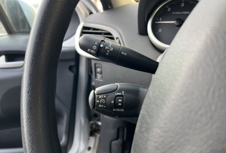 Peugeot 207 + 5 portes 1.4 HDi 68 cv