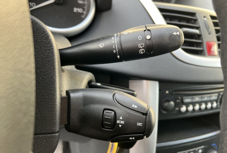 Peugeot 207 + 5 portes 1.4 HDi 68 cv