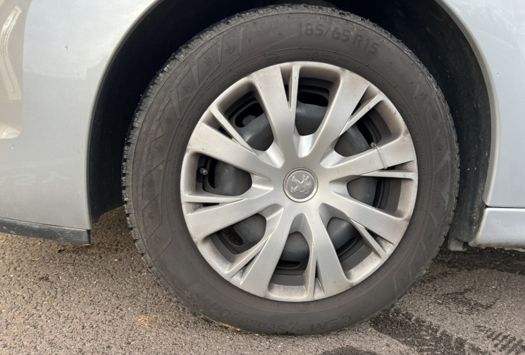 Peugeot 207 + 5 portes 1.4 HDi 68 cv