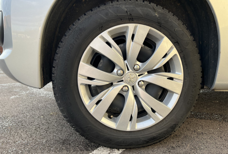 Peugeot 207 + 5 portes 1.4 HDi 68 cv