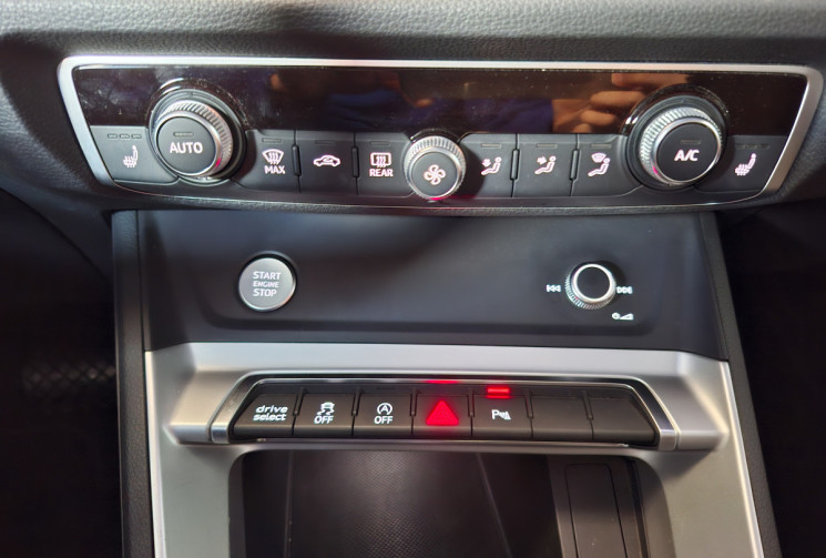 Audi Q3 35 TFSI 150 S TRONIC DESIGN LUXE ATTELAGE GARANTIE 12 MOIS