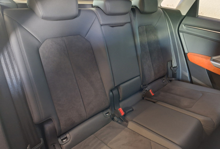 Audi Q3 35 TFSI 150 S TRONIC DESIGN LUXE ATTELAGE GARANTIE 12 MOIS