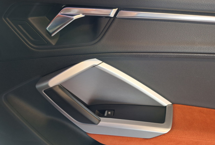 Audi Q3 35 TFSI 150 S TRONIC DESIGN LUXE ATTELAGE GARANTIE 12 MOIS