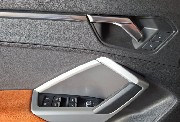 Audi Q3 35 TFSI 150 S TRONIC DESIGN LUXE ATTELAGE GARANTIE 12 MOIS