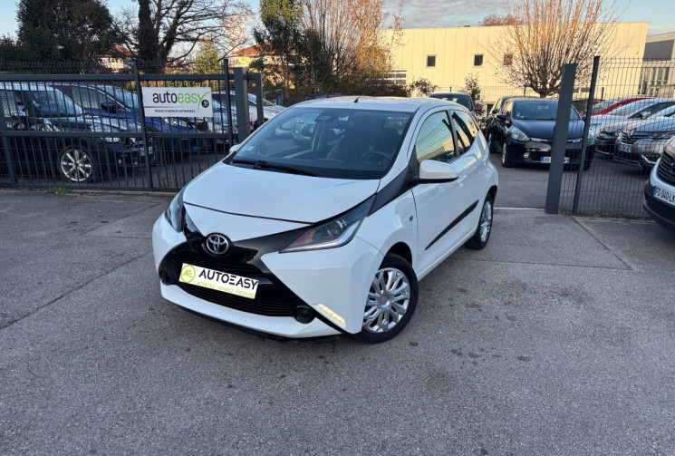 Toyota Aygo 1.0 / 69 CH / X-PLAY / BOITE AUTO