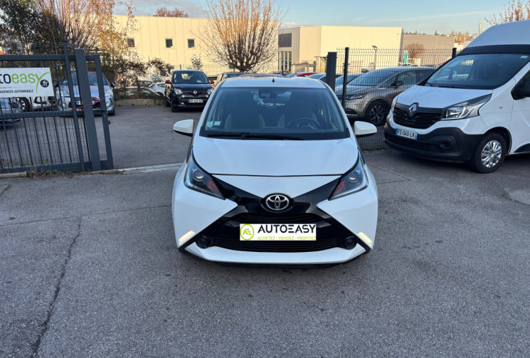 Toyota Aygo 1.0 / 69 CH / X-PLAY / BOITE AUTO