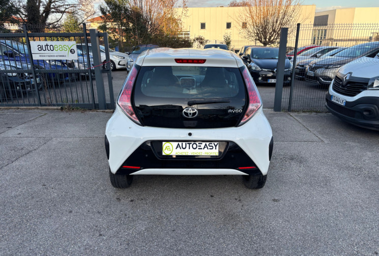 Toyota Aygo 1.0 / 69 CH / X-PLAY / BOITE AUTO