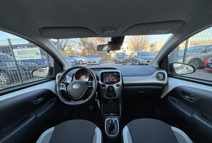 Toyota Aygo 1.0 / 69 CH / X-PLAY / BOITE AUTO