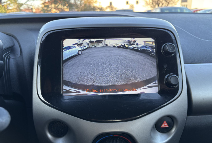 Toyota Aygo 1.0 / 69 CH / X-PLAY / BOITE AUTO