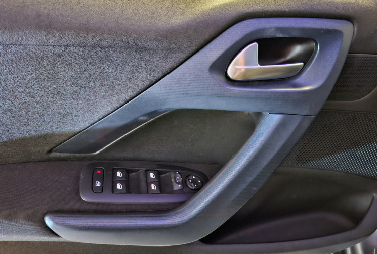 Peugeot 2008 1.6 VTi 120  16V ATTELAGE GARANTIE 6 MOIS