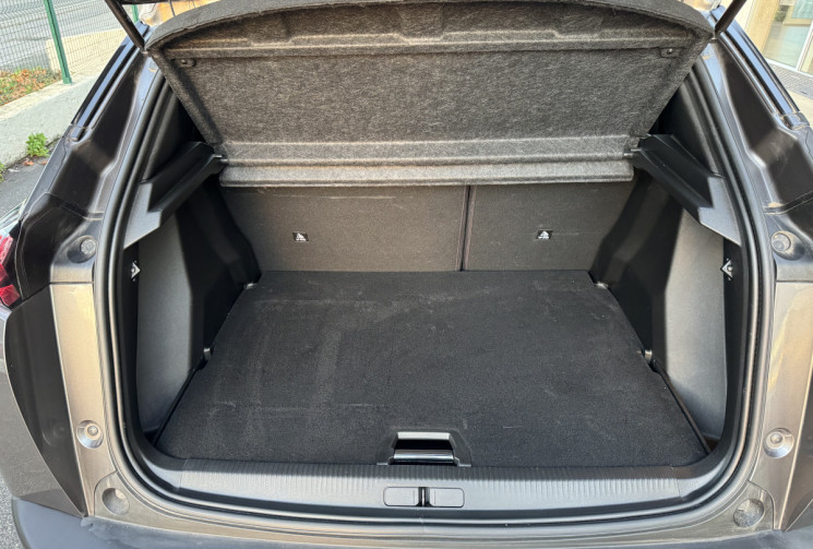 Peugeot 2008 Allure Business 1.5 BlueHDI 130 ch EAT8 / 1ERE MAIN / Cockpit / Camera / Carplay / TVA