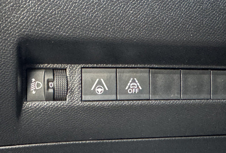 Peugeot 2008 Allure Business 1.5 BlueHDI 130 ch EAT8 / 1ERE MAIN / Cockpit / Camera / Carplay / TVA