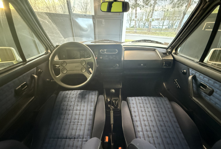 Volkswagen Golf 1 CABRIOLET 1.6 75 8V KARMANN