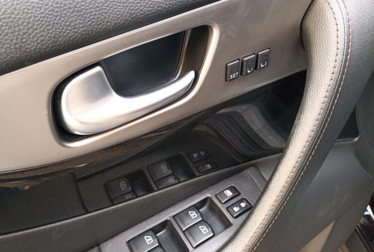 Infinity QX70 S 3.0L V6 238CH - Full Option - Bose - Toit ouvrant - Cuir - Camera 360 - ACC