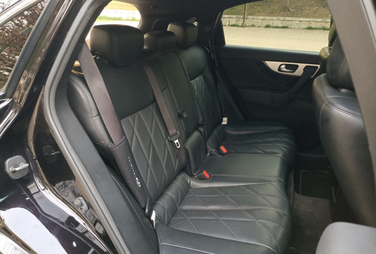 Infinity QX70 S 3.0L V6 238CH - Full Option - Bose - Toit ouvrant - Cuir - Camera 360 - ACC